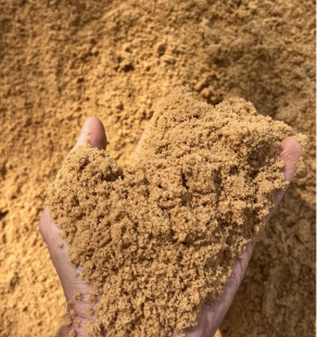 Fine brown masonry sand.